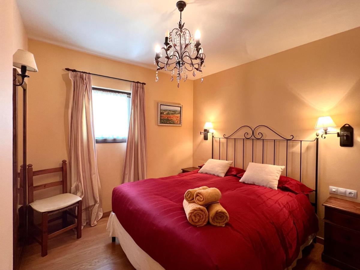 Apartament De La Vall Ferrera - L'Amfitriona Areu Eksteriør billede