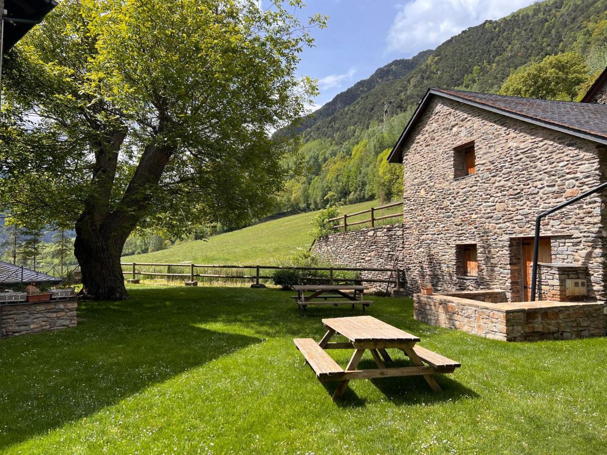 Apartament De La Vall Ferrera - L'Amfitriona Areu Eksteriør billede