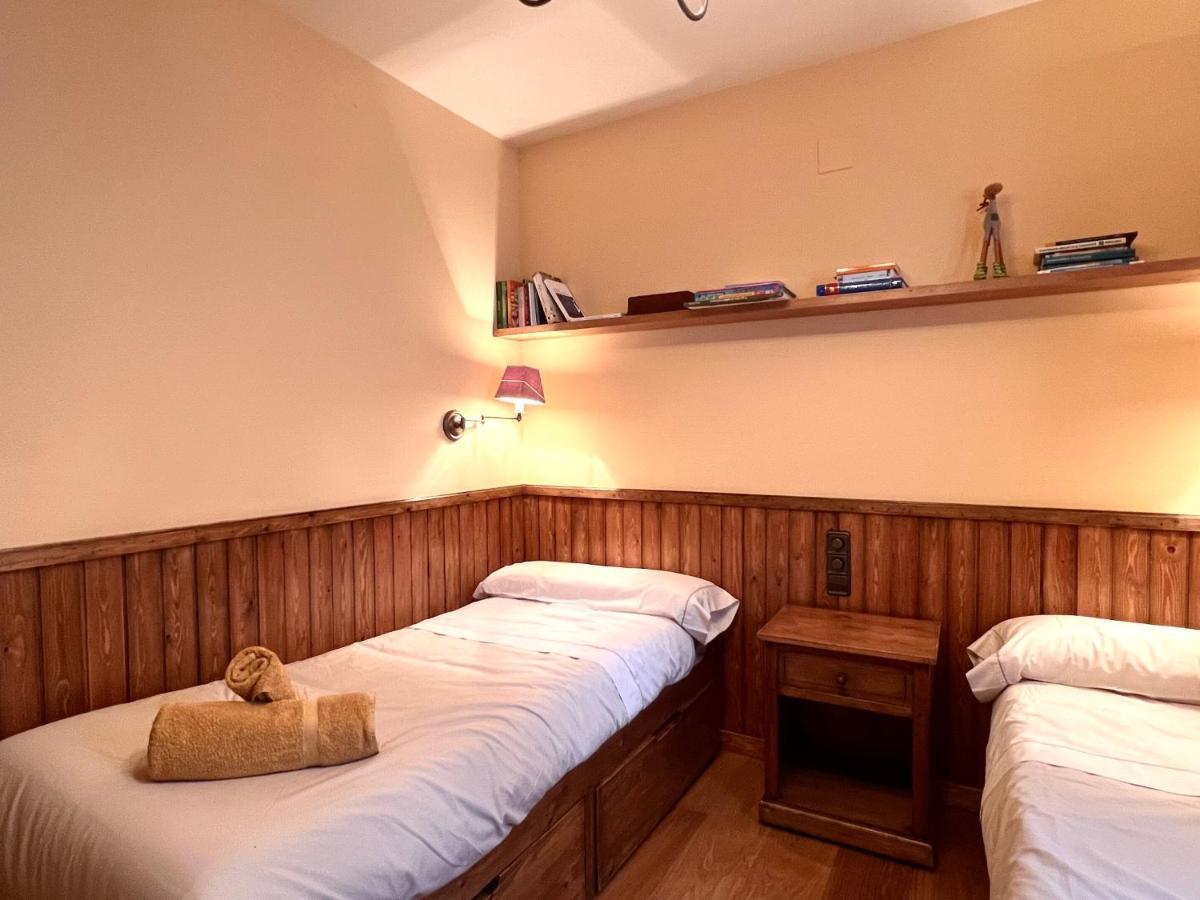 Apartament De La Vall Ferrera - L'Amfitriona Areu Eksteriør billede