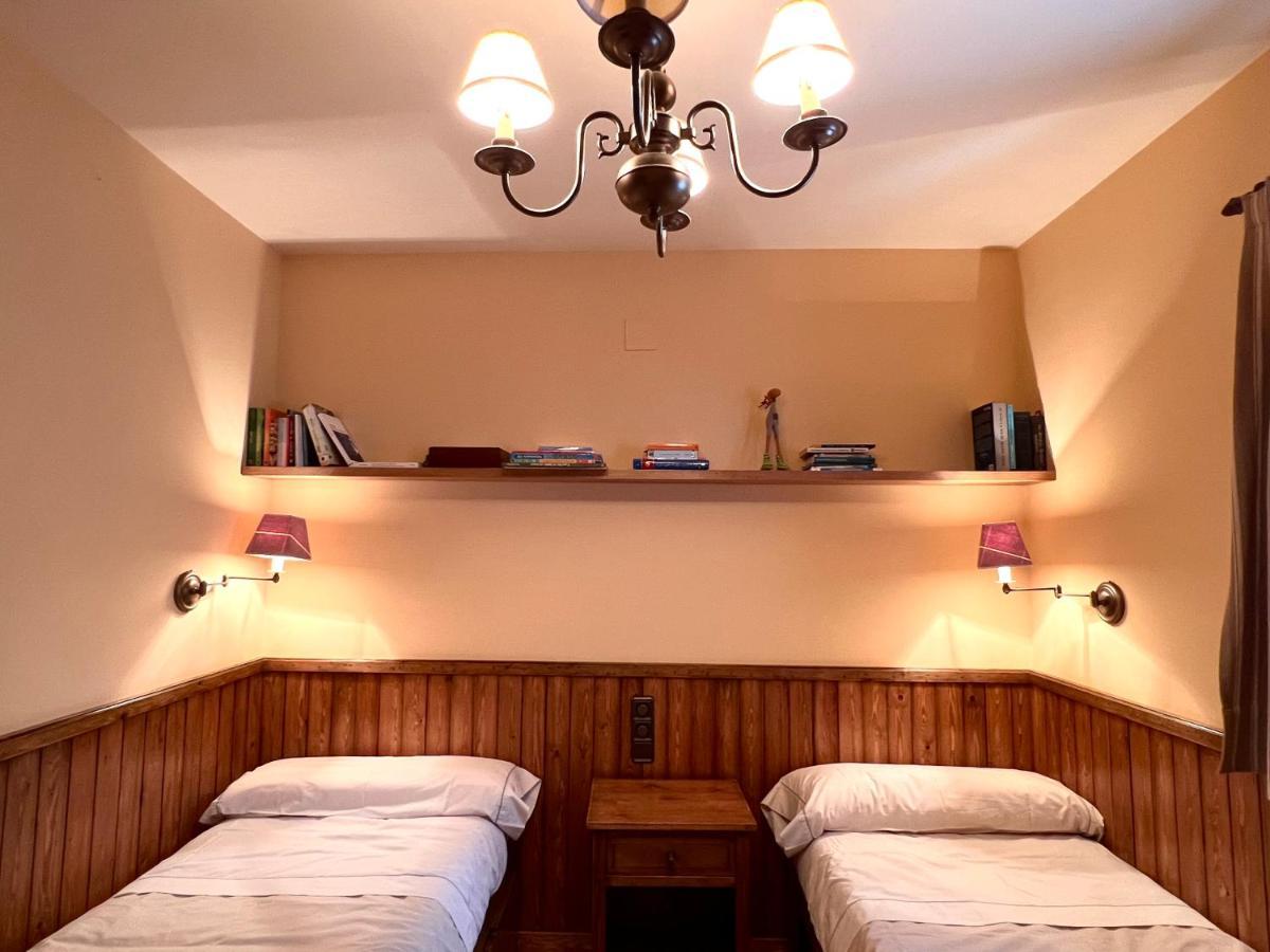 Apartament De La Vall Ferrera - L'Amfitriona Areu Eksteriør billede